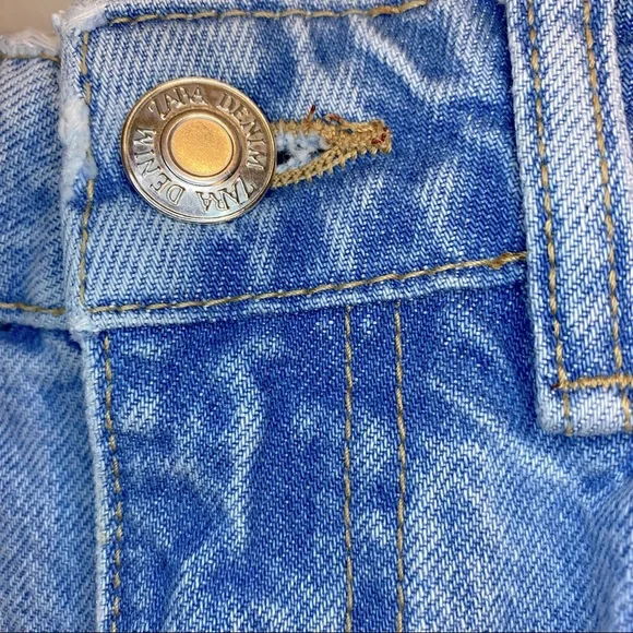 ZARA High Waisted Light Wash Denim Shorts - Picture 4 of 8